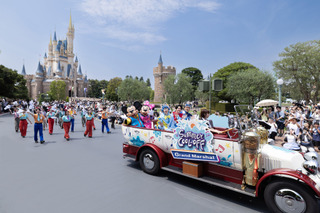 Mrs. GREEN APPLEが東京ディズニーランドにサプライズ登場!「幸せな気持ちでいっぱい」 画像