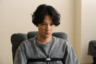 葉山奨之、“真犯人”を演じた第1話の緊迫シーンが公開『最後の鑑定人』 画像