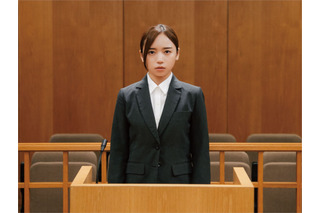 法廷に立つ齊藤京子の場面写真&映像解禁!カンヌ映画祭出品『恋愛禁止』1月公開 画像