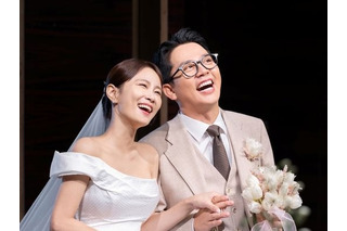 1200人の前で誓った永遠の愛…韓国芸人カップルが大規模結婚式で夫婦に「芸人らしく楽しい二人に」 画像