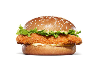 スモーキーな香りがたまらない!バーガーキング、「スモーキーフライドチキンバーガーズ」3種が新発売 画像