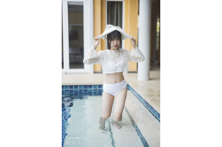 キュートな水着姿の未公開カットも!上海出身の歌手・Liyuu、2nd写真集のオールアザー版を本日発売 画像
