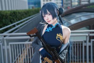 チャイナドレスのスリットから覗く美脚がまぶしすぎる！ 画像