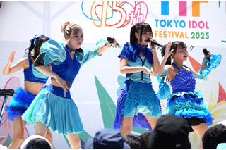 【TIF2025】ambitious、ブルーの衣装&シャボン玉噴射ライブで会場をヒートアップ! 画像