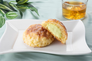 静岡クラウンメロンの芳醇な香り！八天堂、冷やして食べる「くりーむメロンパン」新作が本日発売 画像