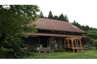 築140年・廃墟のような“茅葺き古民家”をDIYリノベ！広々としたおしゃれ古民家に『住人十色』 画像