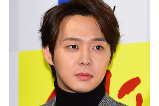 韓国で活動できない元東方神起・ユチョン、日本に“馴染みすぎ”の近況…タトゥーチラ見せWピース【PHOTO】 画像