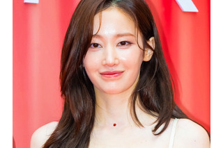 “極限シースルー”であらわになった美肉体　大谷翔平出場試合で始球式を務めた韓国女優のオーラ【PHOTO】 画像