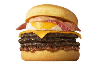 マクドナルド「月見バーガー」が8年ぶりリニューアル！9月3日よりソースがクリーミーになって再登場 画像