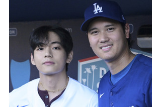 大谷翔平とBTS・V、日韓スーパースターが豪華共演!笑顔で握手&ハグに全世界熱狂「伝説的な瞬間」【PHOTO】 画像