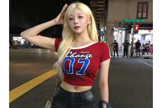 韓国の金髪チアガール、夜のプールで真っ赤なスイムウェア姿披露！隠し切れないボリューム感にファン虜【PHOTO】 画像