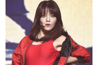 夜道にそんな格好で大丈夫?いじめ問題で脱退した元K-POPアイドル、“ほぼ見せてる”ランニングSHOT【PHOTO】 画像
