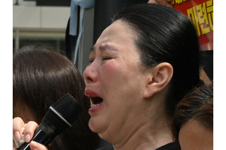 娘を奪われた母「私はすでに死んだも同然」…韓国気象キャスターの悲劇とTV業界の闇に断食で抗議 画像