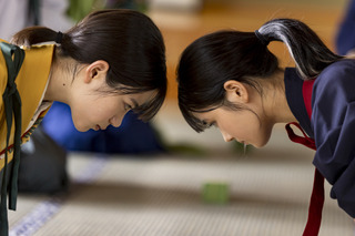 ドラマ『ちはやふるーめぐりー』今夜最終回!藍沢めぐる(當真あみ)が月浦凪(原菜乃華)とついに対戦 画像