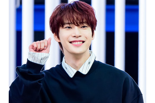 NCT・ドヨン、“見せパン”風コーデでイタリアに出国!愛嬌たっぷりなポーズでファン魅了【空港写真】 画像