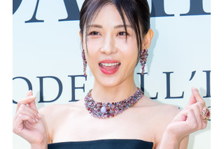 肩露出ドレスで魅了、“NHK韓流ドラマの女王”は47歳になっても健在！アイドル級ボディに集まる称賛【PHOTO】 画像