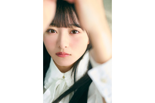 日向坂46・片山紗希、真っ直ぐな視線の“美少女”ショットを公開! 画像