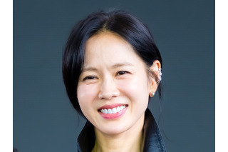 『愛の不時着』女優ソン・イェジン、ショートヘアにイメチェン!日本のコンビニソックス着用も【PHOTO】 画像