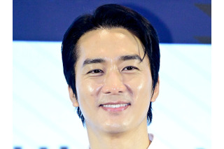 “韓流四天王第2世代”俳優ソン・スンホン、義理堅さが芸能界で噂に!ファンの結婚式に参加の美談も 画像