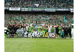 韓国Kリーグ、残り5試合時点で王者決定！全北現代が4年ぶり10度目の優勝、昨季入れ替え戦回る低迷も見事な復活 画像