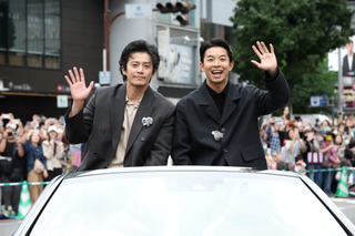 大河ドラマ『豊臣兄弟!』仲野太賀&小栗旬が名古屋まつりに登場!人生初のパレードに小栗「パワーをもらいました」 画像