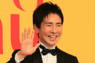 「お医者様はいらっしゃいませんか」と呼びかけも......郷ひろみ、70歳記念の武道館公演で「ファンの年齢層の高さ」が話題に 画像