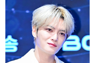 ジェジュン、タンクトップ姿で“マイメロ鏡”持ち…ギャップ萌えするファン続出「かわちい」【PHOTO】 画像