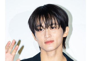 「発狂しちゃう」NCT・マーク、破壊力抜群の黒髪×黒スーツ姿が話題!成熟した魅力に注目【独自写真】 画像