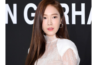 見えるというより見せてる？元少女時代・ジェシカ、“アンダーウェアくっきり”の薄手トップスで魅了【PHOTO】 画像