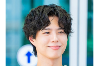 俳優パク・ボゴム、早朝ランニング中も輝く美貌！先輩歌手にファンへの感謝を語る微笑ましい姿も 画像