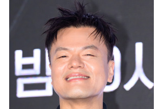 “TWICEの生みの親”J.Y.Park、スーツ姿で妖精の羽を!?11月5日に新曲『Happy Hour』リリース決定 画像