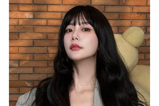 “離婚発表”後初のコメント、「世界で最も美しい女性」2位のクララがSNS更新　8億円新居が話題に 画像