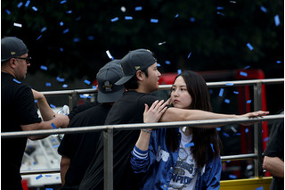 ドジャース、優勝パレードの動画を公開！大谷翔平＆真美子夫人の姿も 画像