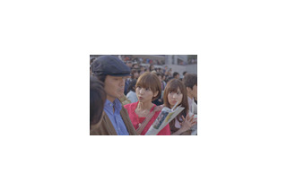 「教えてよ、佐藤っち！」AKB48・篠田麻里子が佐藤浩市におねだり 画像