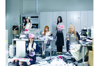 ILLIT、可愛さに別れを告げる…金髪のモカが印象的な新SGムービングポスター3種公開 画像