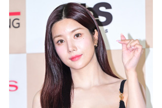 “びしょ濡れフェスの女神”クォン・ウンビ、ミニキャミ衣装で大胆魅了…艶やかボディに視線集中【PHOTO】 画像