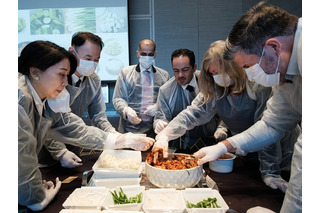 キムチを食べて、漬けて国家交流　日本の駐韓大使も参加した「キムチ外交昼食会」韓国で開催 画像