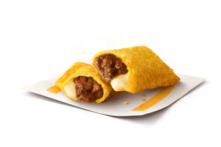 なめらかチーズがたっぷり！マクドナルド、とろ～り3種のチーズ「ビーフシチューパイ」12月3日より販売 画像