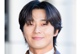 バッキバキ…俳優パク・ソジュン、鍛え上げられた上半身を思いきり公開！海で見せた姿が話題【PHOTO】 画像