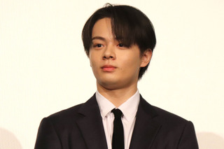 オンラインカジノ利用で活動休止中のJO1・鶴房汐恩、年内で活動終了 画像