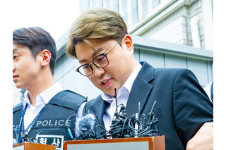 飲酒運転で当て逃げ→マネージャー生贄で服役中の韓国歌手、偽ニュース騒動で“獄中書簡”が再注目 画像