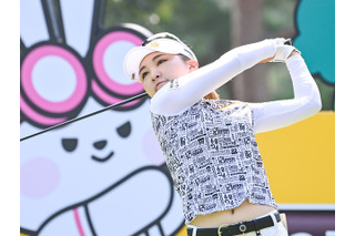 韓国美人ゴルファーが渋谷で美脚あらわ!? 大胆ショーパンコーデに絶賛多数「脚が長い…！」【PHOTO】 画像