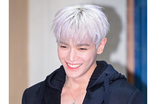 NCT・テヨン、除隊当日の“軍服SHOT”公開！晴れやかな笑顔にファン胸熱「おかえり」【PHOTO】 画像