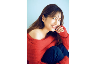 元日テレ・笹崎里菜アナ、肩出しニットでデコルテ披露！初めての雑誌撮り下ろしに挑戦 画像
