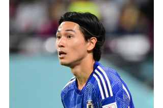 顔を覆ったまま…南野拓実が負傷、ワールドカップも不透明に？「代替できる選手はいない」と韓国メディア 画像