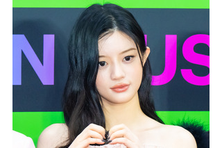 『NHK紅白歌合戦』出場のK-POPアイドル、“非現実的なドレス姿”にファン騒然！「心臓撃ち抜かれた」【PHOTO】 画像