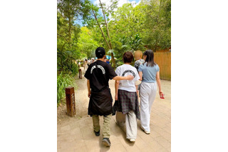 渡辺満里奈、夫・名倉潤とペアルック！年末年始のオーストラリア旅行ショット公開 画像