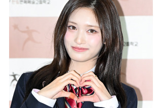 IVE・イソ、高校の卒業式に出席　“最後の制服姿”で見せた圧巻のビジュアル【PHOTO】 画像