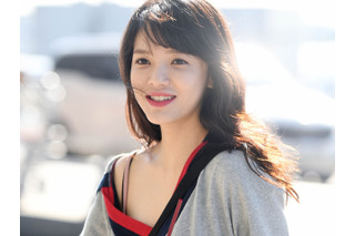 こんなに見せて大丈夫？ 危うく開いた大胆衣装のジミン、豊かなボリューム感「どタイプすぎる」【PHOTO】 画像