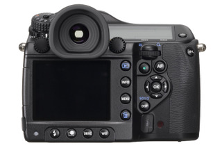 【ビデオニュース】有効画素数4000万画素の中判デジタルカメラ「PENTAX 645D」 画像